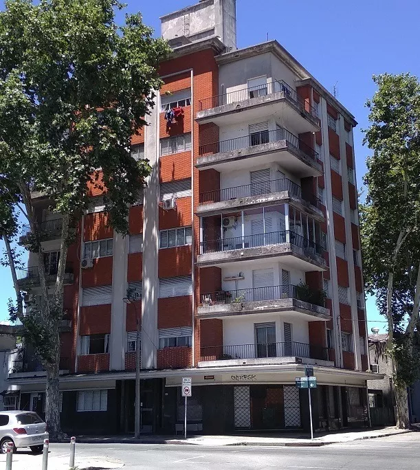 Alquiler 1 dormitorio
Republica Y Cerro Largo 000
Cordón, Montevideo
$
17.000_5d8e529818ac1.webp