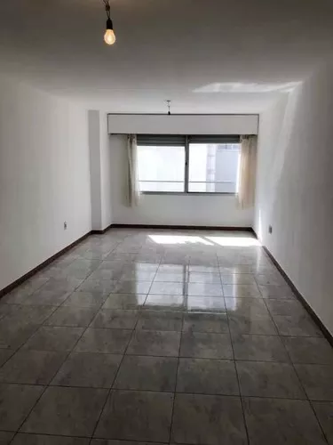 Alquiler monoambiente
Av. Brasil Y Baltasar Vargas 111
Pocitos, Montevideo
$
16.000_5d8d04af82d88.webp