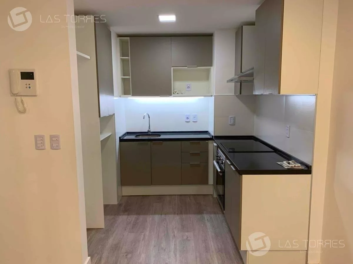 Alquiler 1 dormitorio
18 De Julio Y Dr. Enrique Tarigo
Cordón, Montevideo
$
20.900_5df66a6e9d979.webp