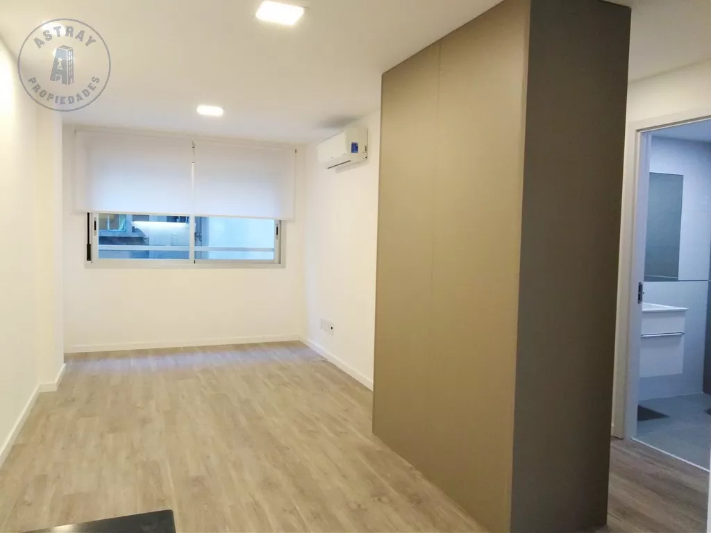 Alquiler 1 dormitorio
Circunvalación Dr. Enrique Tarigo 1334
Centro, Montevideo
$
20.900_5e0506e83b97c.webp