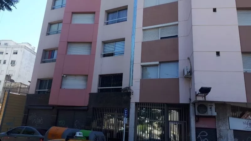 Alquiler 1 dormitorio
Ciudadela Y Soriano 0000
Centro, Montevideo
$
18.000_5e0504ef4a573.webp