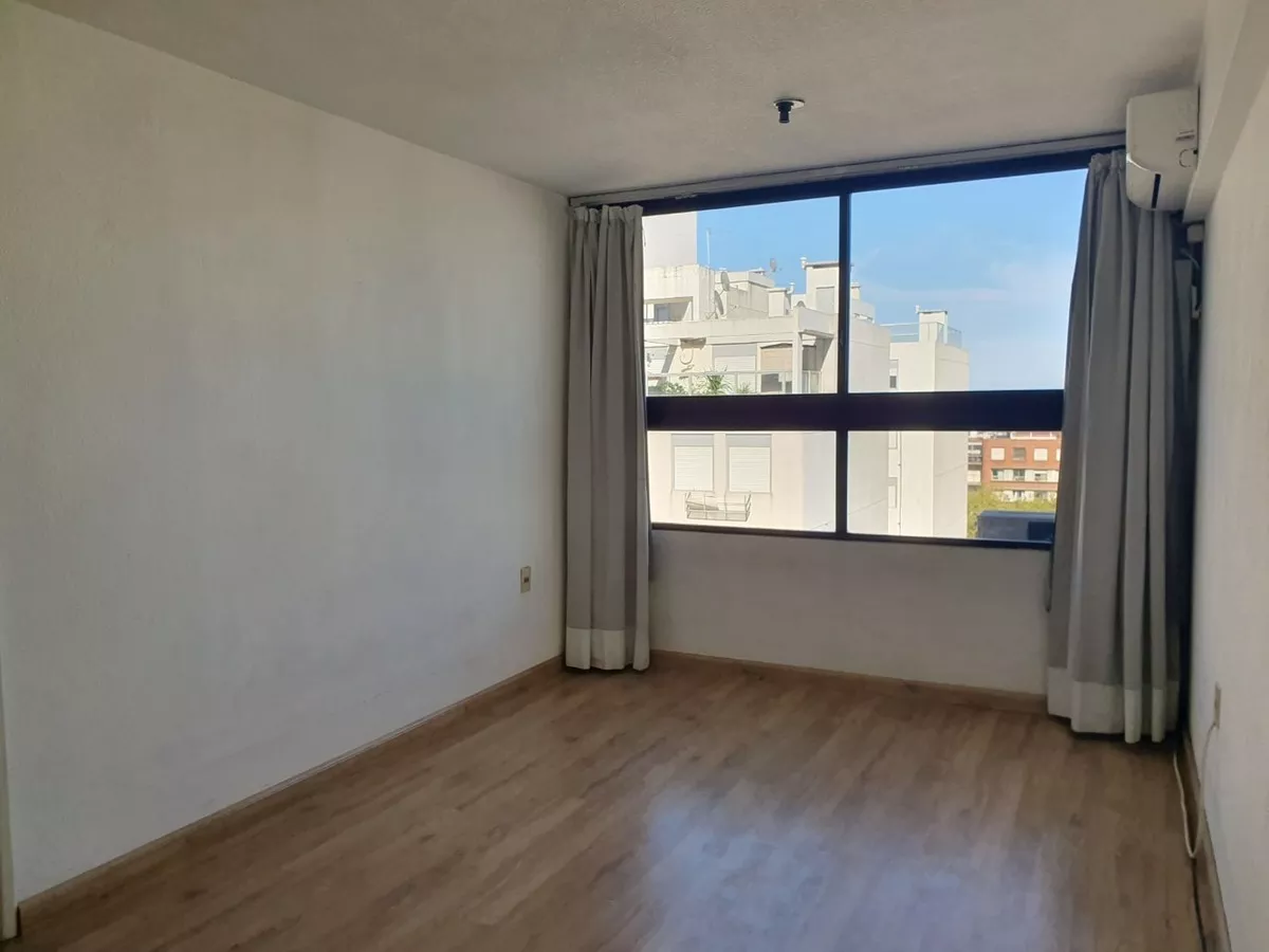 Alquiler 1 dormitorio
Mario Cassinoni 1676
Tres Cruces, Montevideo
$
15.900_5e050cbc8da84.webp