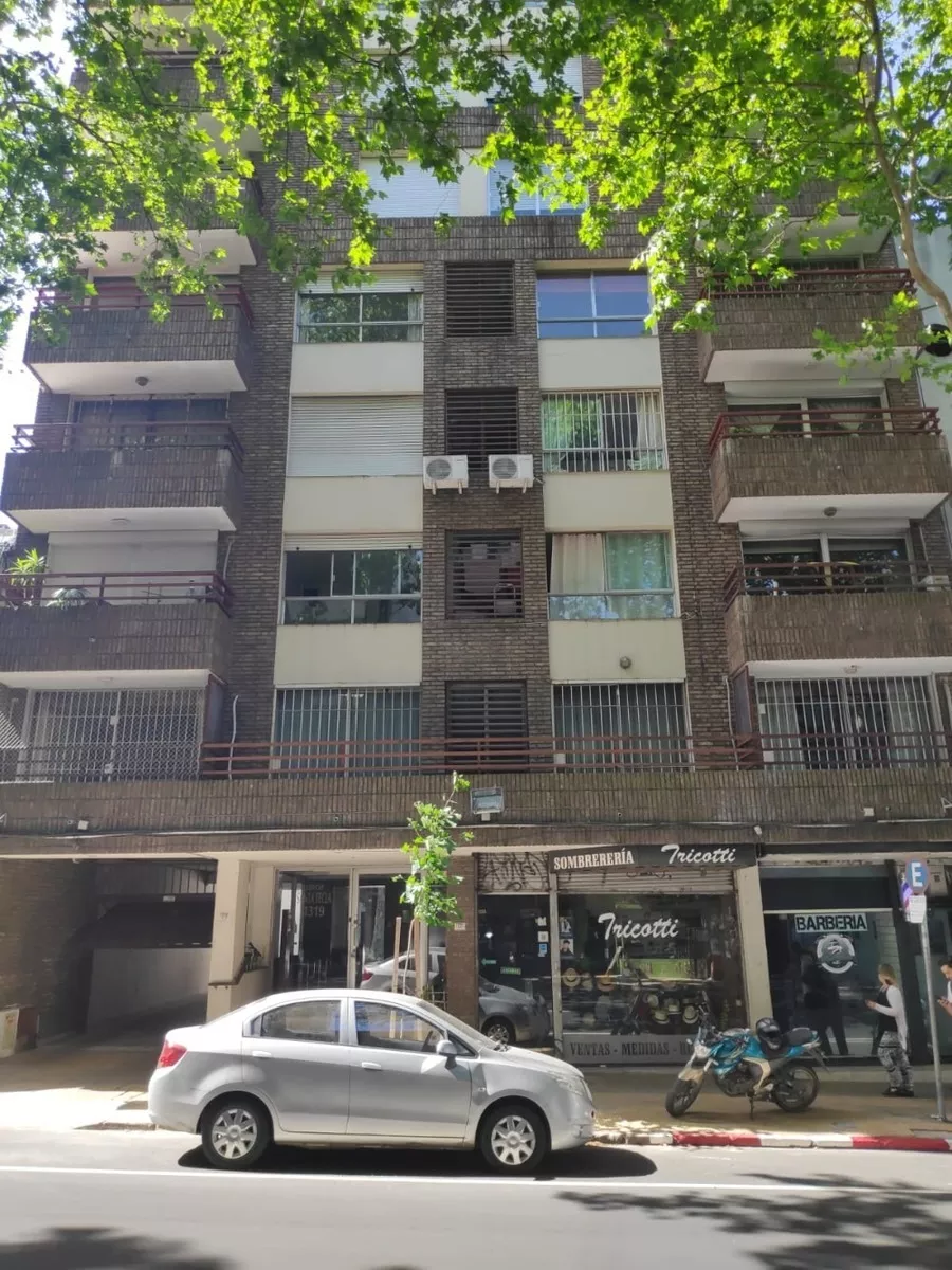 Alquiler 1 dormitorio
Mercedes Y Yaguaron 0000
Centro, Montevideo
$
17.000_5e05071480ba7.webp