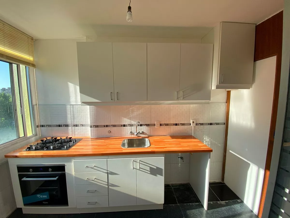 Alquiler 1 dormitorio
Rio Negro Y Canelones
Centro, Montevideo
$
21.000_5e04fb4f1aee3.webp