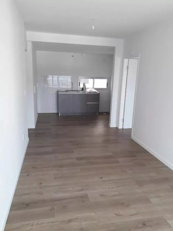 Alquiler 1 dormitorio
Tacurembó Y 18 De Julio
Centro, Montevideo
$
21.000_5e05011d01ef8.webp