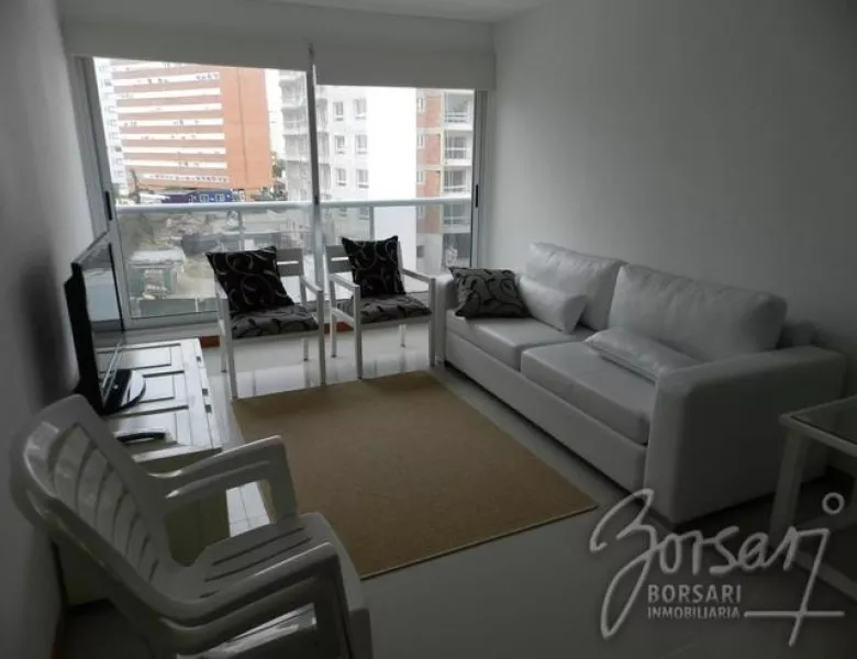 Alquiler de apartamento
Apartamento En Aidy Grill, 1 Dormitorios *-ref:1370
Punta Del Este, Maldonado
U$S
1.700
temporada 2019 – 2020_5deaee2275d88.webp