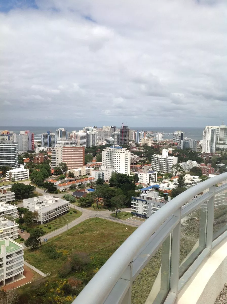 Alquiler de apartamento
Avda. Franklin Roosevelt Y Patagonia 2303
Punta Del Este, Maldonado
U$S
300
temporada 2019 – 2020_5deadf50b2418.webp