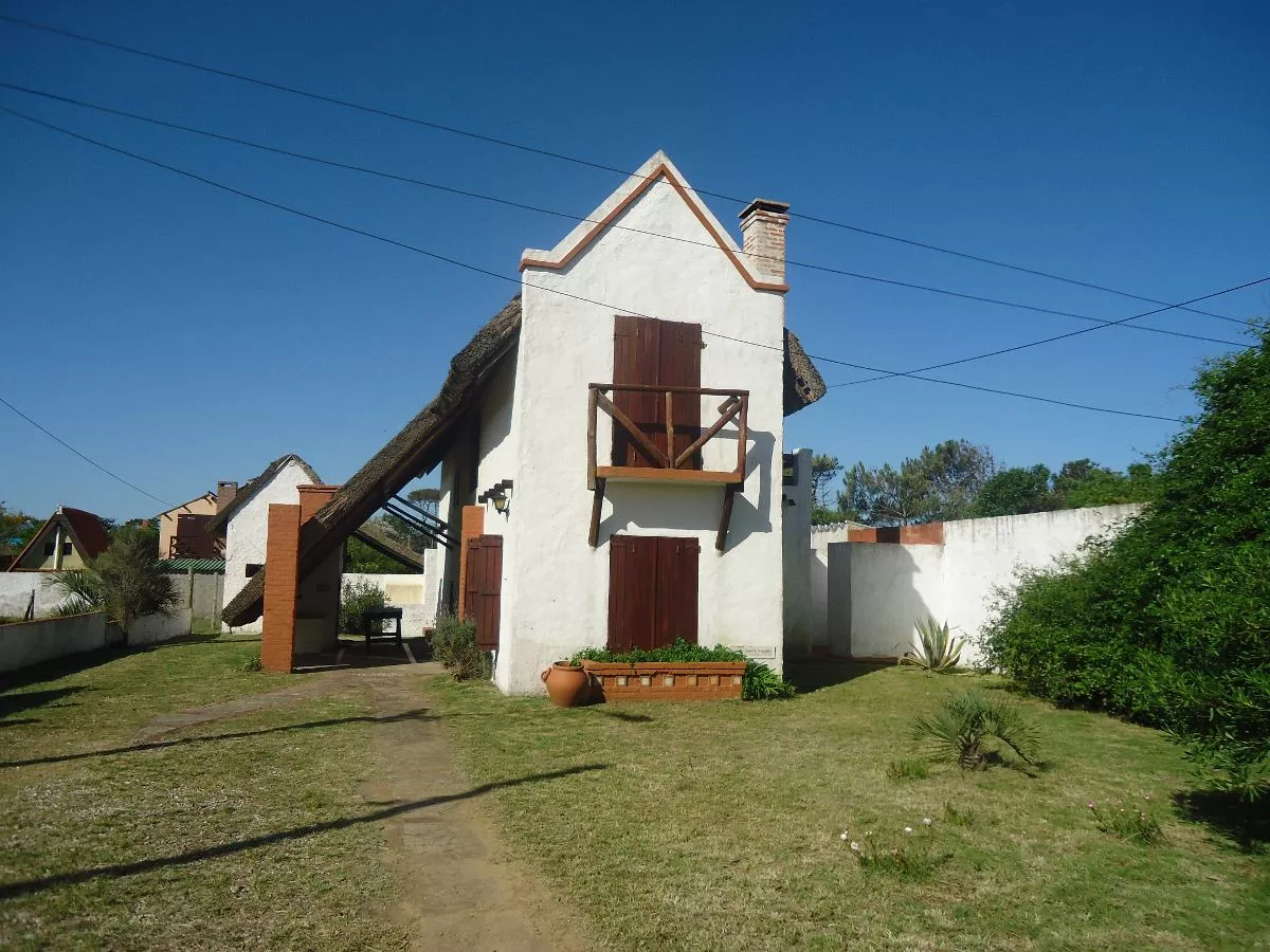 Alquiler de casa
Alinda (balconada) 1
La Paloma, Rocha
U$S
100
temporada 2019 – 2020_5df3ffec21249.webp