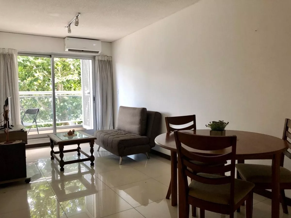 Alquiler 1 dormitorio
18 De Julio Esq Eduardo Acevedo 1111
Cordón, Montevideo
$
19.500_5e1df68a6310a.webp