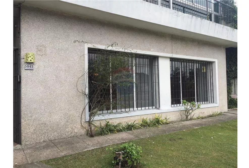 Alquiler casa más de 4 dormitorios
Blanes Viale 5845
Carrasco, Montevideo
$
57.000_5e2c8e721f997.webp