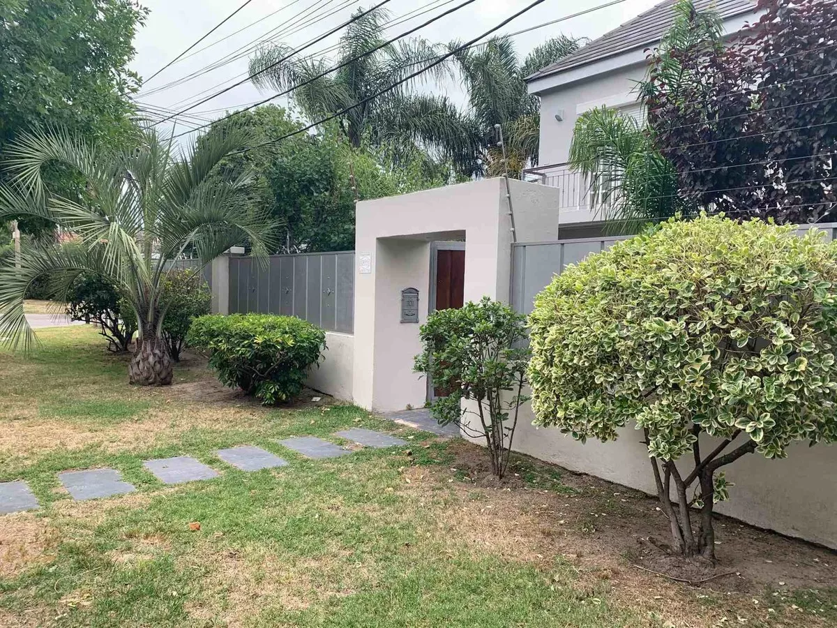 Alquiler casa más de 4 dormitorios
Lancasteriana 2456
Carrasco, Montevideo
U$S
2.000_5e2c874ad6eac.webp