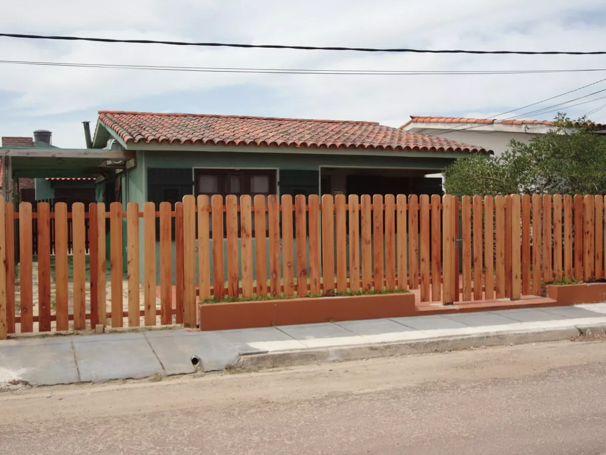 Alquiler de casa
Júpiter Entre Urano Y Neptuno 1111
La Paloma, Rocha
U$S
90
temporada 2019 – 2020_5e1b8ba5365d4.webp