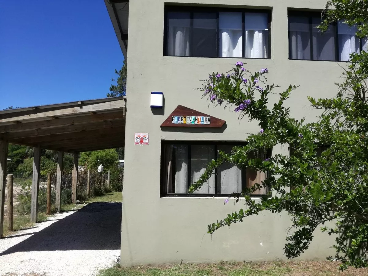Alquiler de casa
Nandes 1
La Paloma, Rocha
U$S
70
temporada 2019 – 2020_5e1b684d652f3.webp