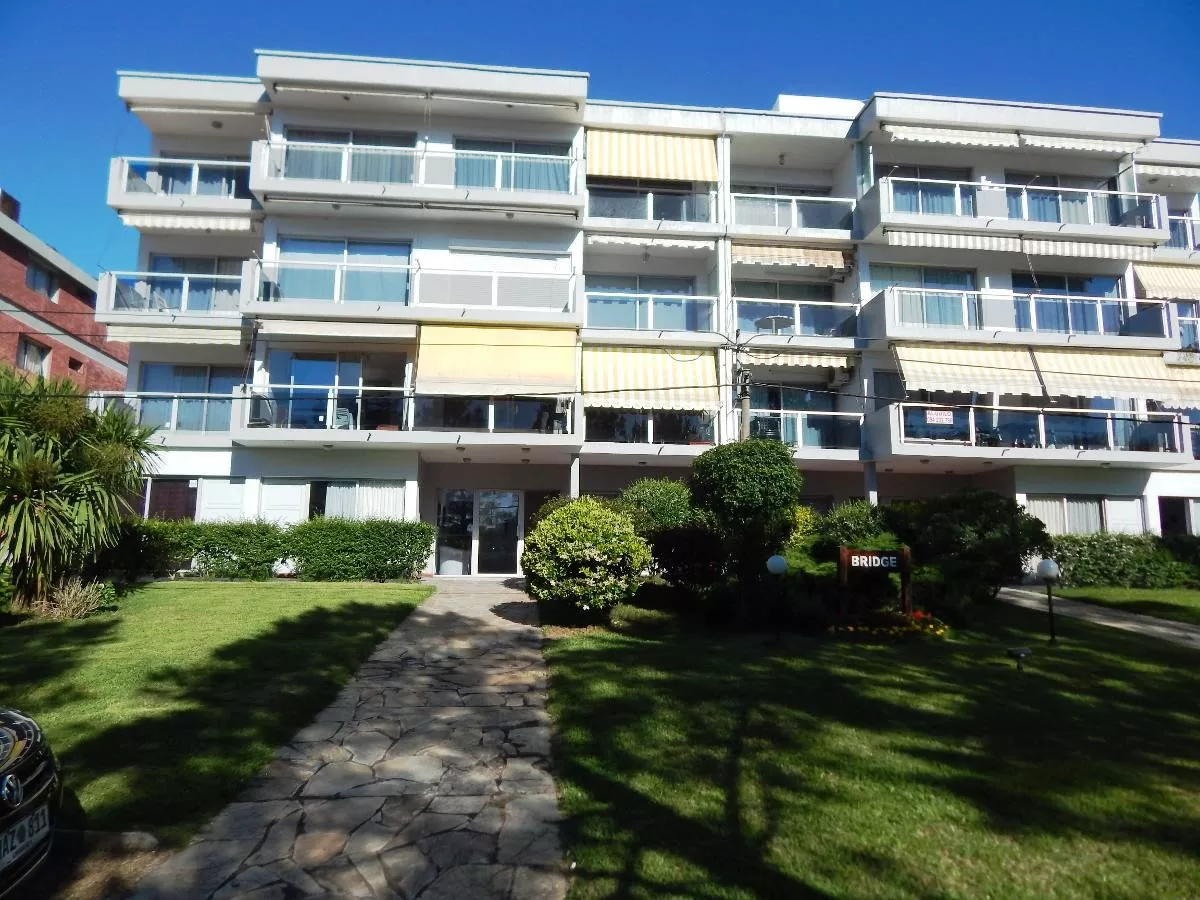 Alquiler de apartamento
Avenida Italia 19000
Punta Del Este, Maldonado
U$S
60
temporada 2019 – 2020_5e39f3151d4fa.webp