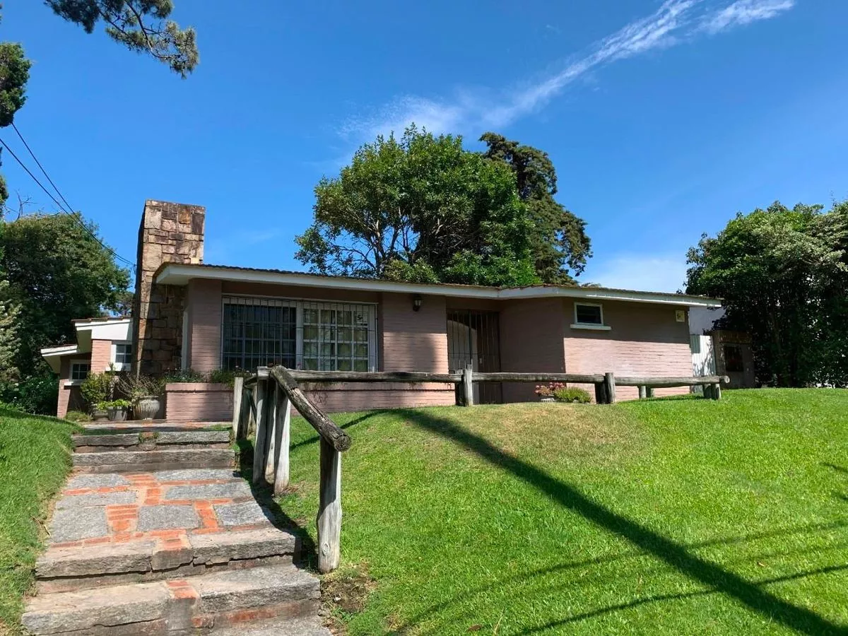 Dueño alquila Casa en Punta del Este
San Pablo 123
Punta Del Este, Maldonado
U$S
100
temporada 2019 – 2020_5e39f01fa5f32.webp