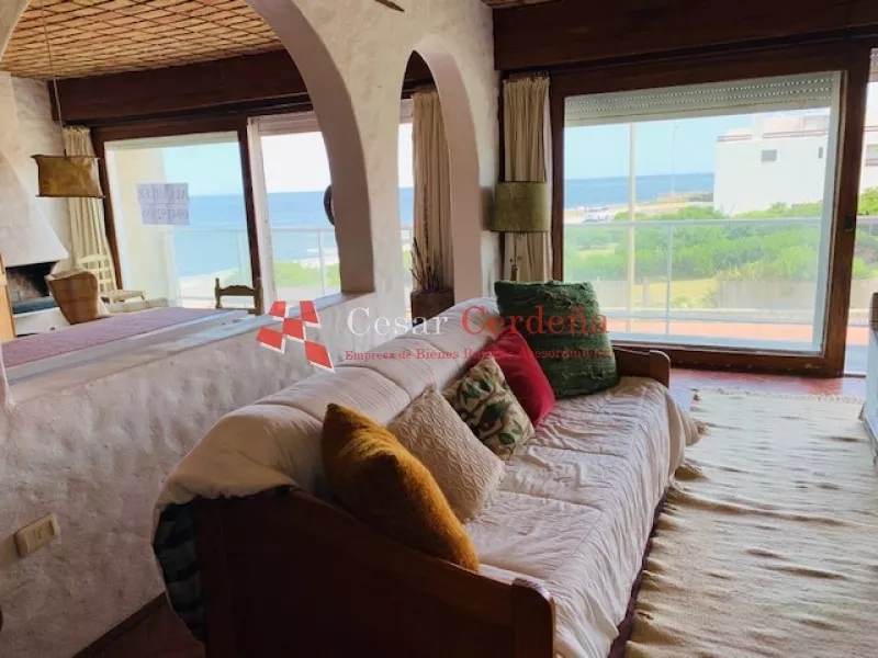 Alquiler de apartamento
Apartamento En Zona Faro, 1era Linea Al Mar-ref:150
Punta Del Este, Maldonado
U$S
950
temporada 2019 – 2020_5e619f8e578c0.webp