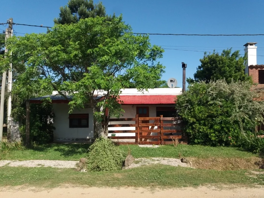 Alquiler de casa
Calle 7 Entre Av. Rocha Y Diag. Norte 0
Antoniopolis, Rocha
U$S
50
temporada 2019 – 2020_5e6a88836b834.webp
