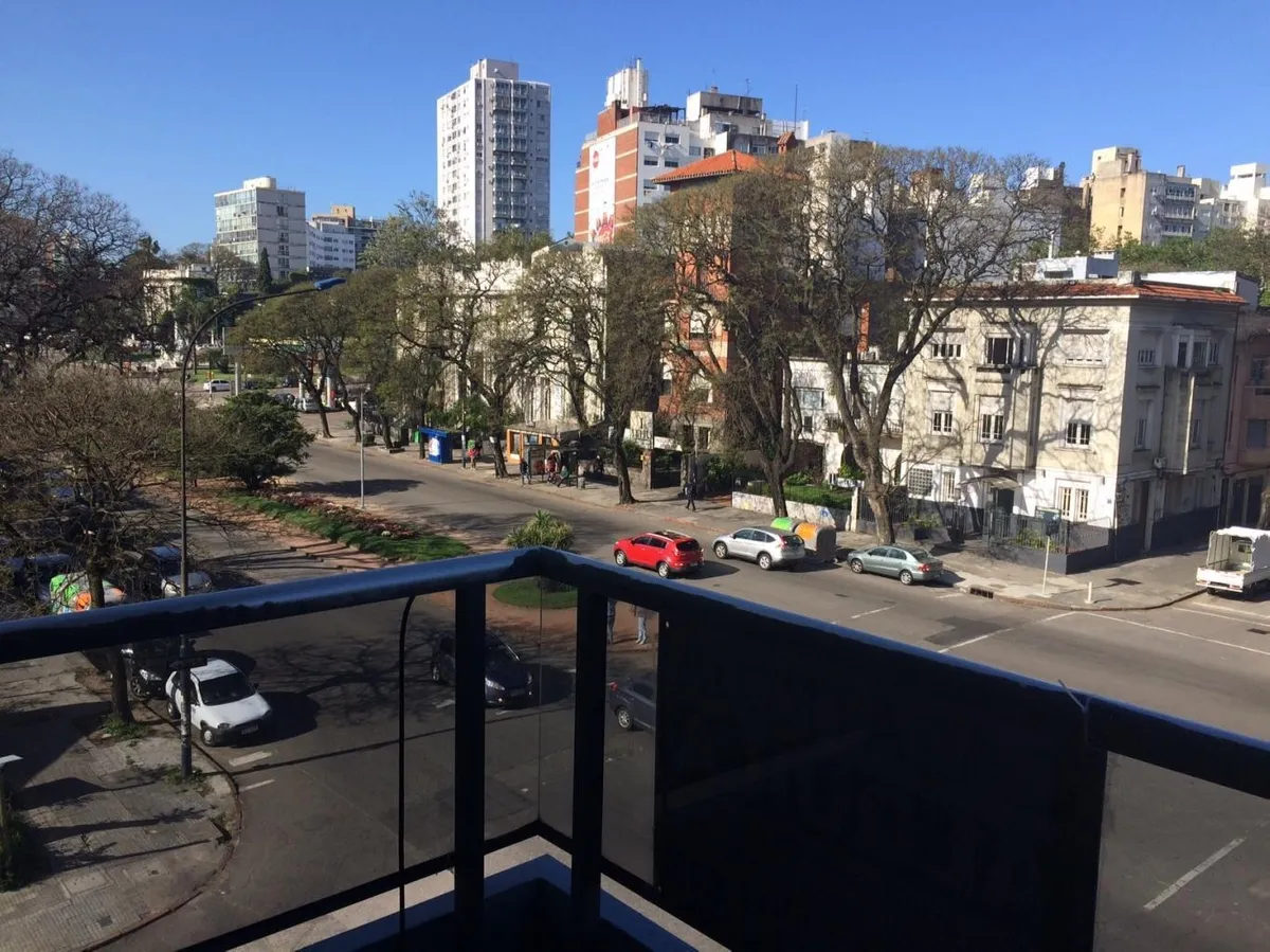 Alquiler 1 dormitorio
Br. Artigas 00
Pocitos, Montevideo
$
20.000_5ecaaf96cbf7d.webp