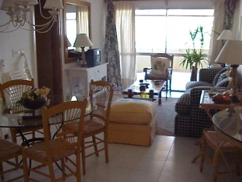 Alquiler de apartamento
Apartamento En Brava, 2 Dormitorios *- Ref: 4839
Punta Del Este, Maldonado
U$S
3.500
temporada 2019 – 2020_5eb0b0e82365c.webp