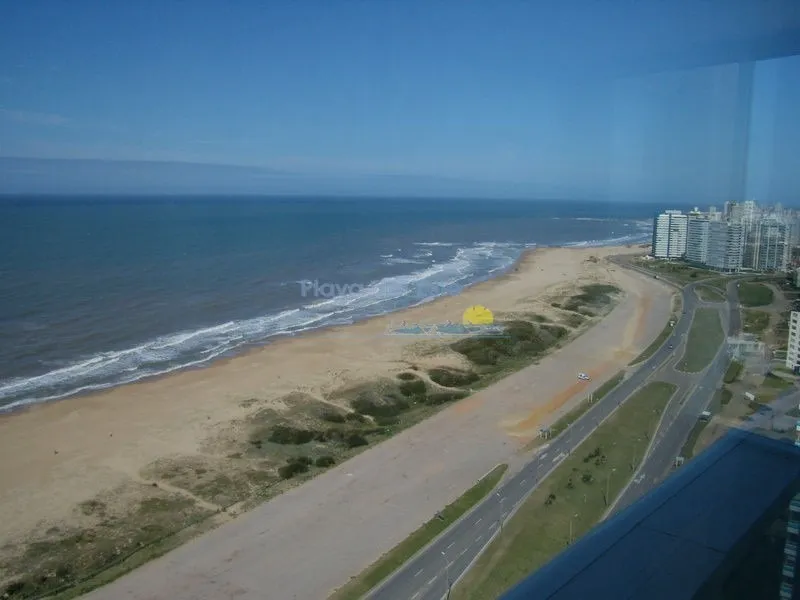 Alquiler de apartamento
Apartamento En Brava, 3 Dormitorios *- Ref: 5425
Punta Del Este, Maldonado
U$S
10.000
temporada 2019 – 2020_5eb0a96502244.webp