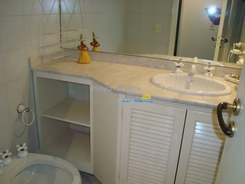 Alquiler de apartamento
Apartamento En Peninsula, 2 Dormitorios *- Ref: 6503
Punta Del Este, Maldonado
U$S
4.000
temporada 2019 – 2020_5eb0a5bd3b0b1.webp