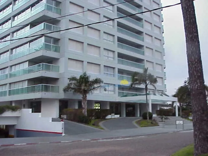Alquiler de apartamento
Brava, 1 Dormitorio – Ref: 917
Punta Del Este, Maldonado
U$S
2.300
temporada 2019 – 2020_5eb0b1a4e6c07.webp