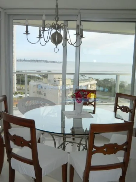 Alquiler de apartamento
Mansa, 3 Dormitorios- Ref: 1243
Punta Del Este, Maldonado
U$S
9.000
temporada 2019 – 2020_5eb0aba34ab6b.webp