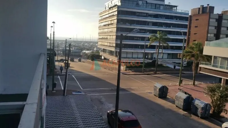 Alquiler de apartamento
Peninsula 2 Dorm 2 Baños Balcon Alquiler Anual E Invierno – Ref: 3215
Punta Del Este, Maldonado
U$S
2.300
temporada 2019 – 2020_5eb0af585d195.webp