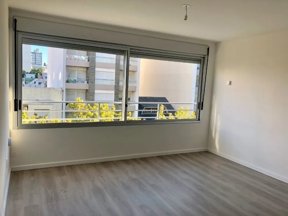 Alquiler monoambiente
26 De Marzo Esq Buxareo 140520
Pocitos, Montevideo
$
16.500_5ec96a09b0d18.webp