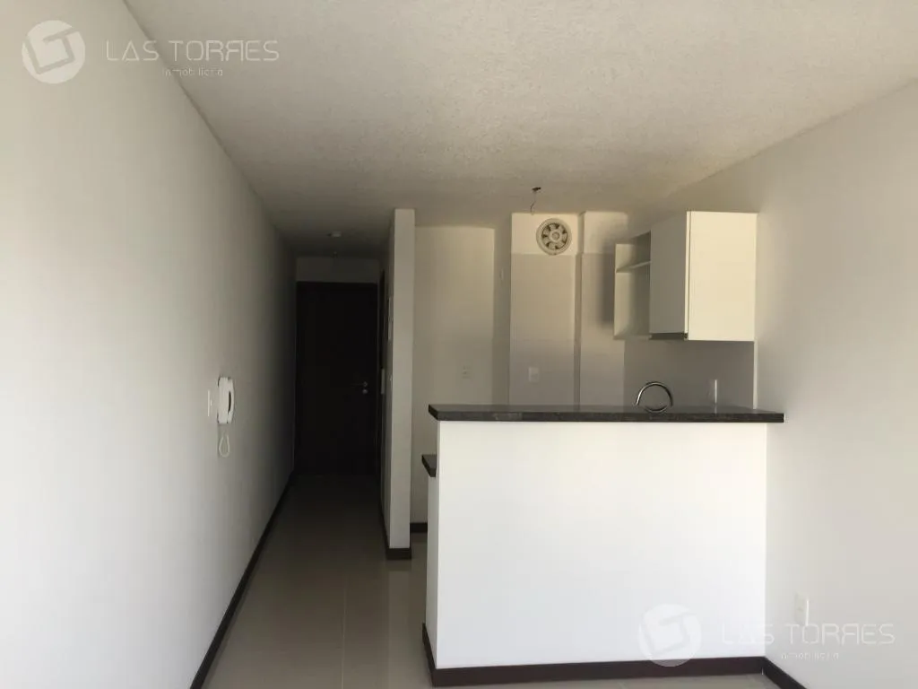 Alquiler monoambiente
Eduardo Acevedo Y 18 De Julio – Ref Lap2461245
Cordón, Montevideo
$
15.000_5ec97b81da7bf.webp