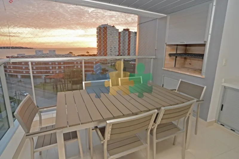 Alquiler de apartamento
Apartamento En Alquiler- Ref: 900
Punta Del Este, Maldonado
U$S
3.500
temporada 2019 – 2020_5ed83417d87a0.webp