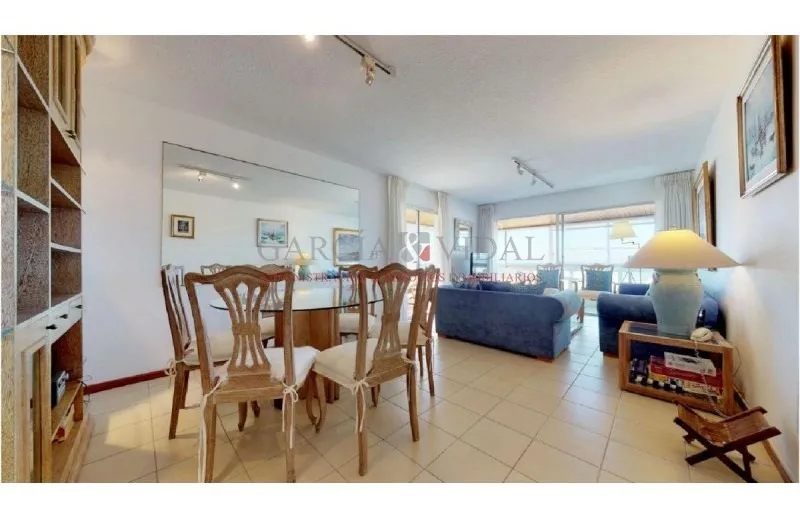 Alquiler de apartamento
Apartamento En Punta Del Este, Brava | Garcia Y Vidal Ref:45- Ref: 45
Punta Del Este, Maldonado
U$S
3.500
temporada 2019 – 2020_5ed832697e2cb.webp