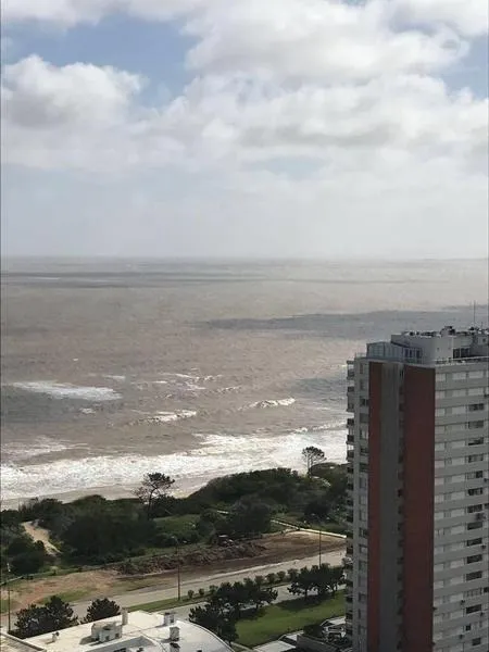Alquiler de apartamento
Av. Pedragosa Sierra
Punta Del Este, Maldonado
U$S
9.000
temporada 2019 – 2020_5ed84aab3e2b4.webp