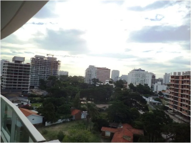 Alquiler de apartamento
Biarritz 100
Punta Del Este, Maldonado
U$S
7.500
temporada 2019 – 2020_5ed84b474da3a.webp