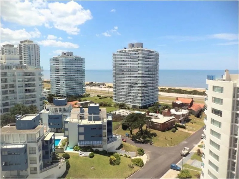 Alquiler de apartamento
Biarritz 100
Punta Del Este, Maldonado
U$S
9.000
temporada 2019 – 2020_5ed84ce4ad839.webp