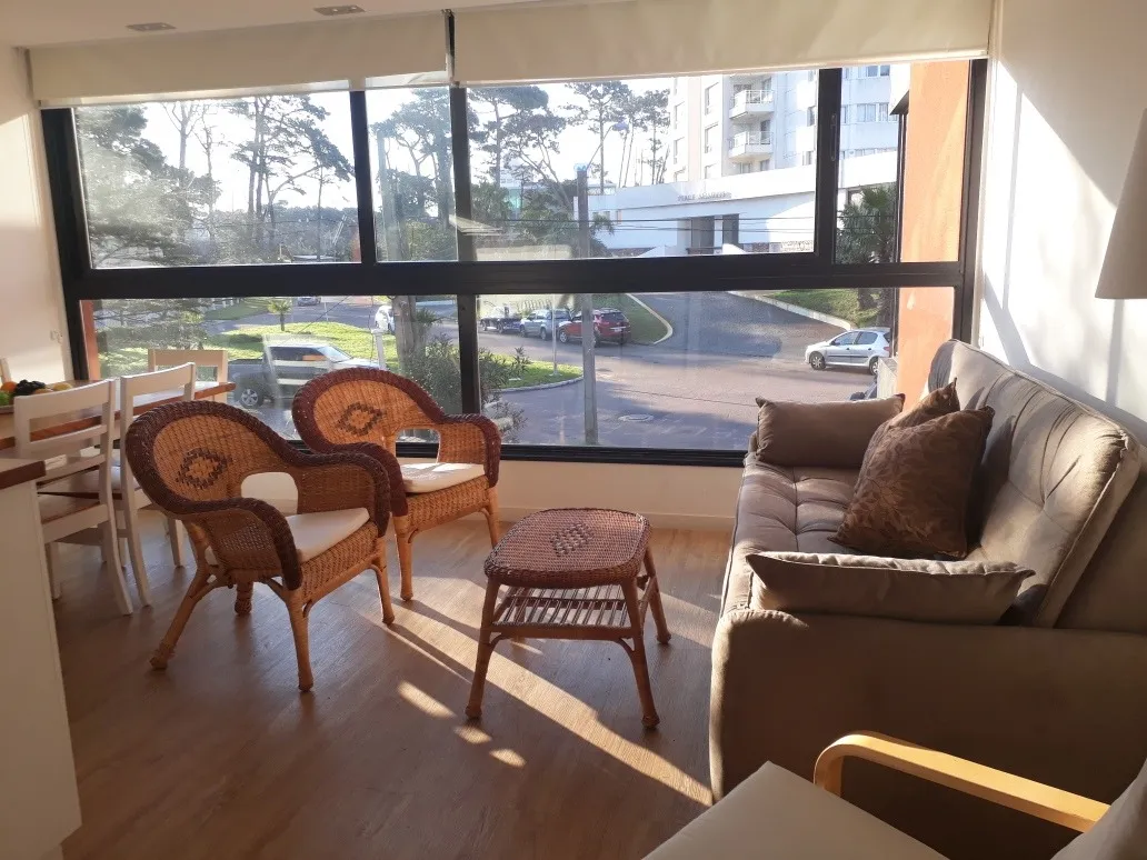 Alquiler de apartamento
Budapes 1
Punta Del Este, Maldonado
U$S
45
temporada 2019 – 2020_5ed8257498a7d.webp