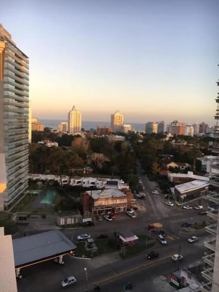 Alquiler de apartamento
Punta Del Este, Maldonado
U$S
500
temporada 2019 – 2020_5ed8440a2d333.webp