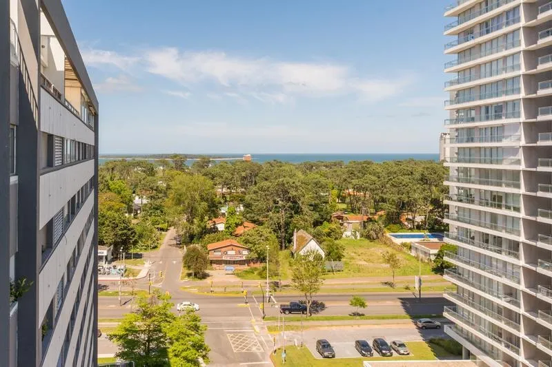 Alquiler de apartamento
Roosevelt
Punta Del Este, Maldonado
$
19.000
temporada 2019 – 2020_5ed841ecb0f6c.webp
