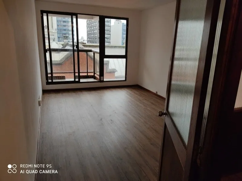 Alquiler monoambiente
Av. Libertador 1474
Centro, Montevideo
$
12.500_5ef1089e3efd6.webp