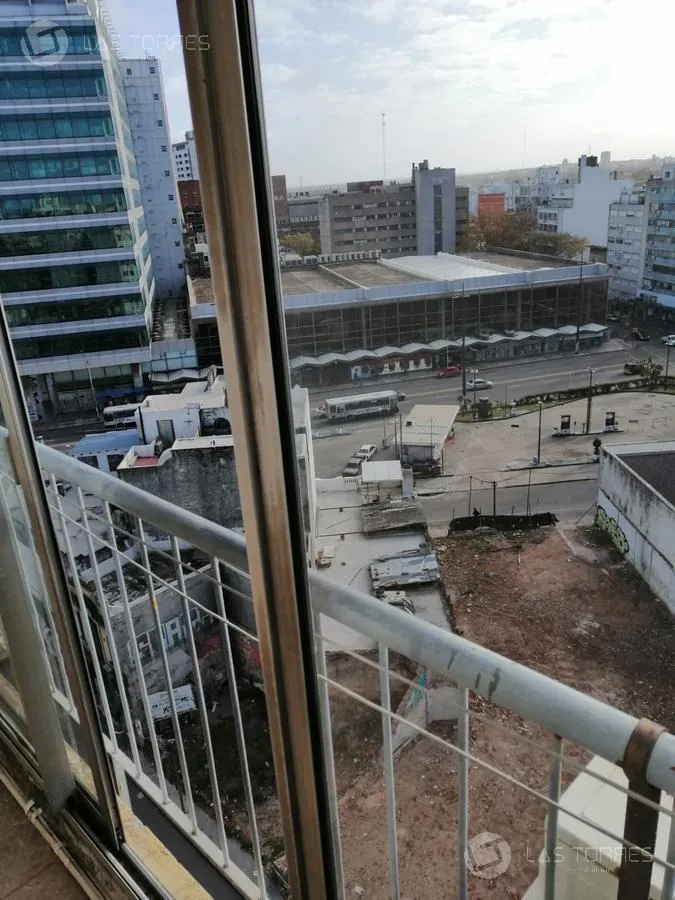 Alquiler monoambiente
Brandzen Y Rivera Lap2488318
Centro, Montevideo
$
13.000_5ef10bae9da87.webp