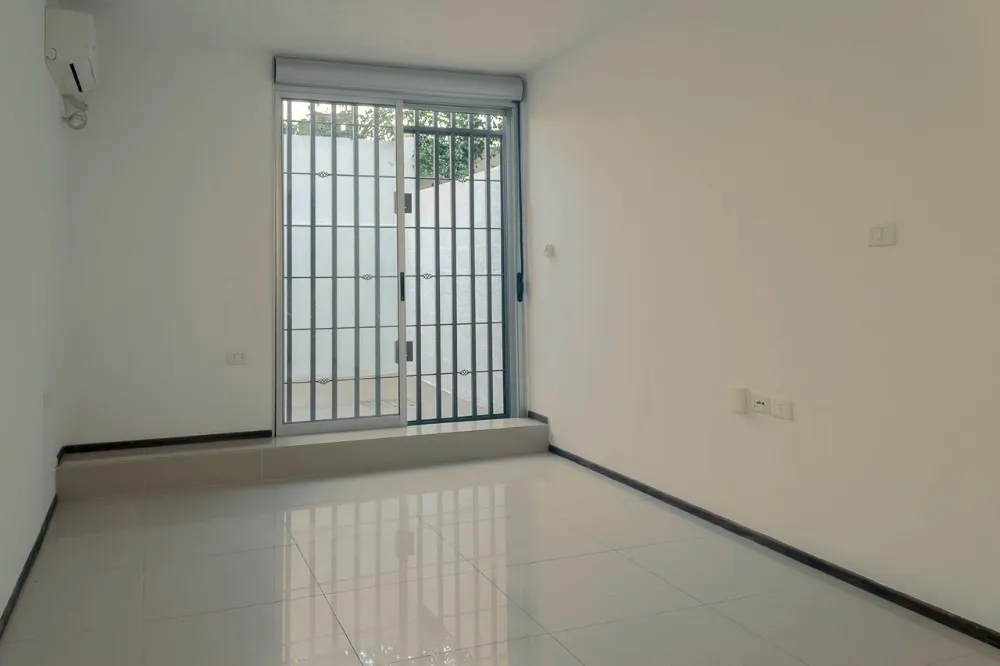Alquiler monoambiente
Lepando Esq Rivera 000
Pocitos, Montevideo
$
16.000_5ef0f8d72ed12.webp