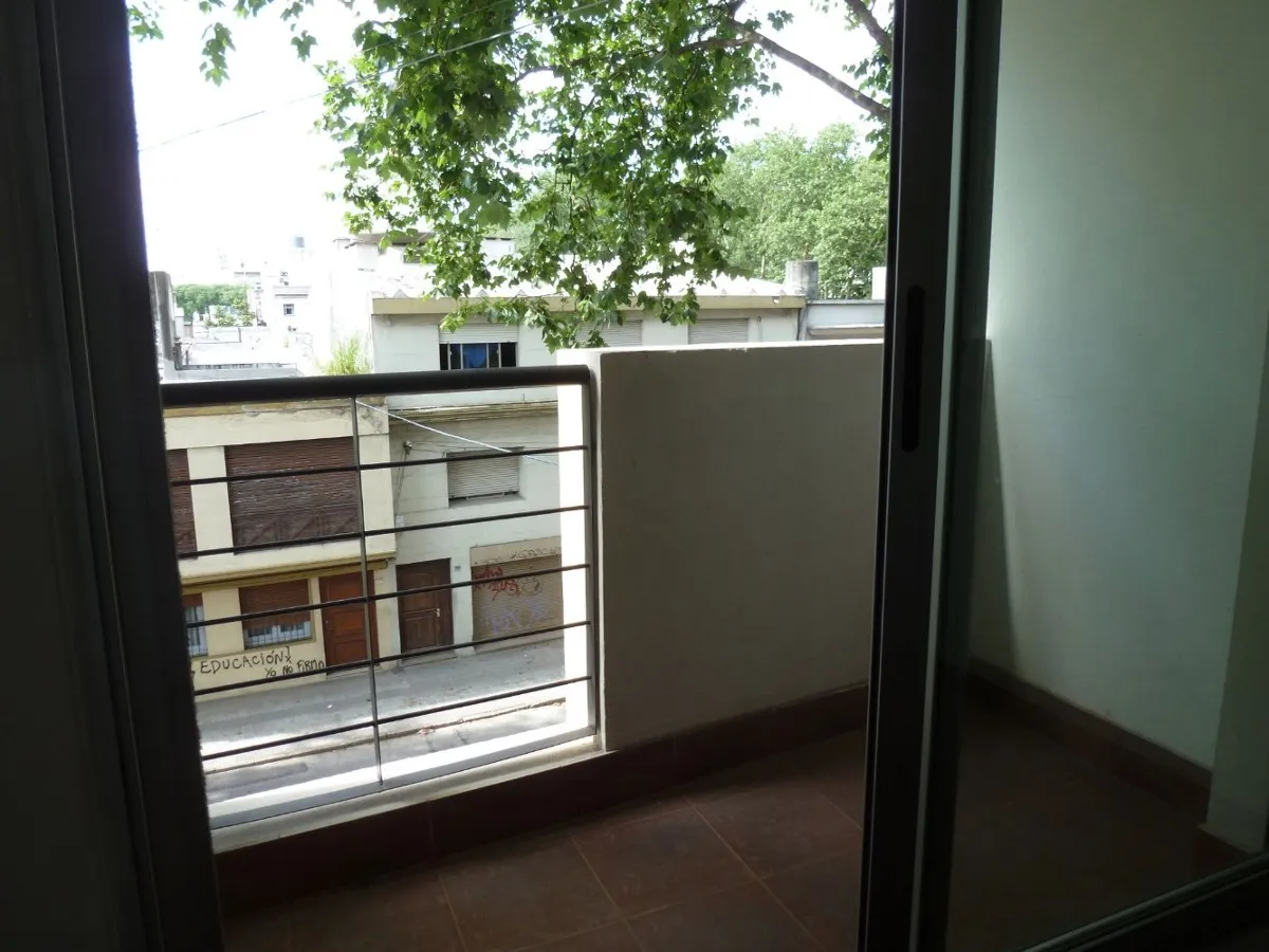 Alquiler monoambiente
Rodo 2073
Cordón, Montevideo
$
14.000_5ef104da8e80f.webp