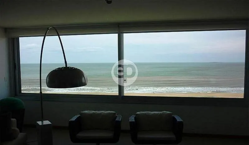 Alquiler de apartamento
3 Suites Más Dependencia Frente Al Océano
Punta Del Este, Maldonado
U$S
17.000
temporada 2019 – 2020_5effcc9653b92.webp