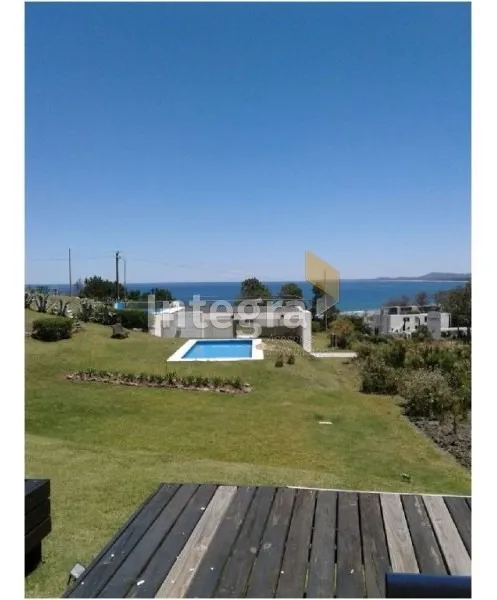 Alquiler de apartamento
Apartamento En Punta Ballena, Punta Ballena | Integra Negocios Ref:1163- Ref: 1163
Punta Del Este, Maldonado
U$S
3.800
temporada 2019 – 2020_5effcb84c4b48.webp