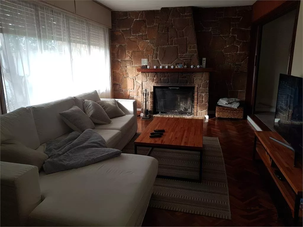 Alquiler casa más de 4 dormitorios
Av Italia 5500
Carrasco, Montevideo
U$S
4.000_5ddd73395b458.webp