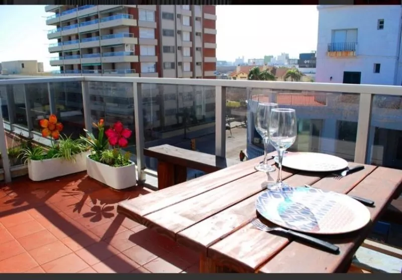 Alquiler de apartamento
Apartamento De 1 Dormitorio Con Terraza Y Cochera Propia-ref:5893
Punta Del Este, Maldonado
U$S
1.800
temporada 2019 – 2020_5deae97bcdbe1.webp