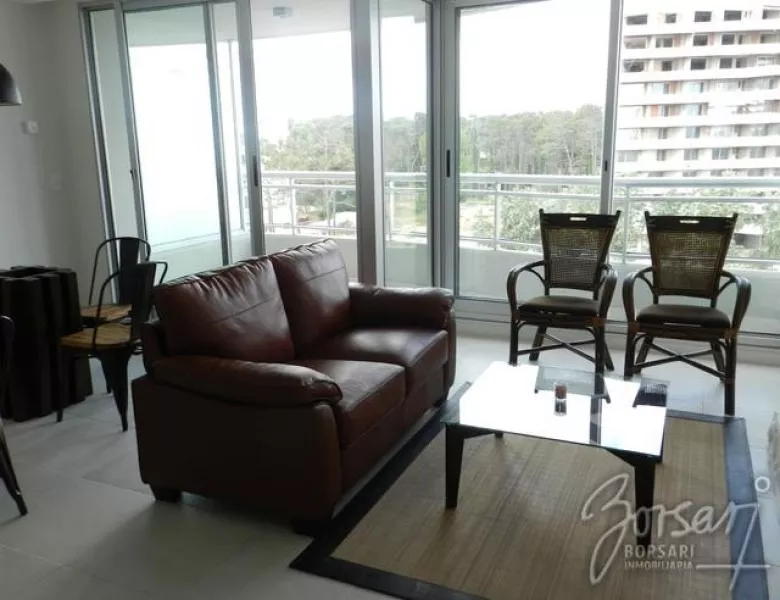 Alquiler de apartamento
Apartamento En Roosevelt, 2 Dormitorios *-ref:1010
Punta Del Este, Maldonado
U$S
3.900
temporada 2019 – 2020_5deaea1f79fd7.webp