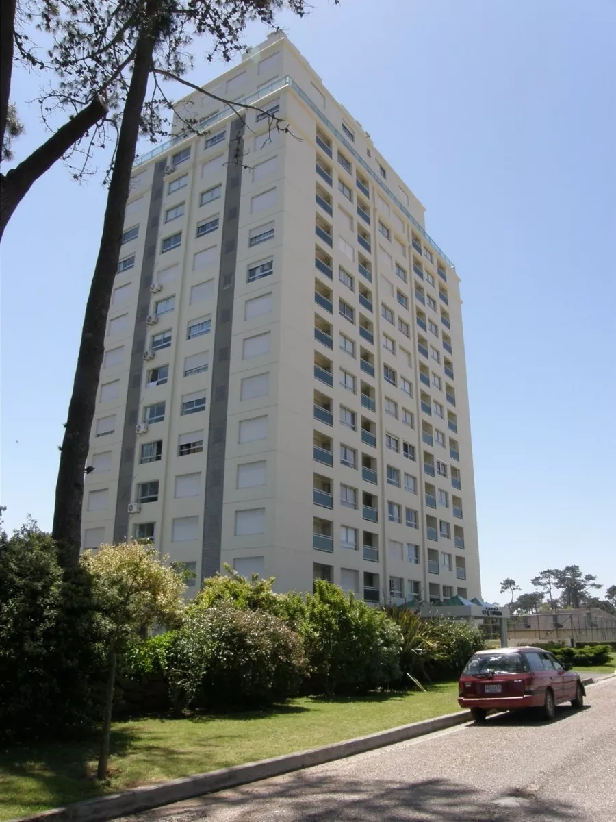 Alquiler de apartamento
Roentgen Y Roosevelt 0
Punta Del Este, Maldonado
U$S
1.700
temporada 2019 – 2020_5e127ac4e0de6.webp