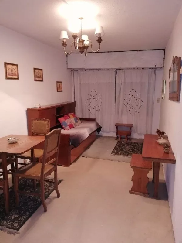 Alquiler 1 dormitorio
18 De Julio Y Acevedo Diaz 0000
Tres Cruces, Montevideo
$
14.000_5e54276880b7b.webp