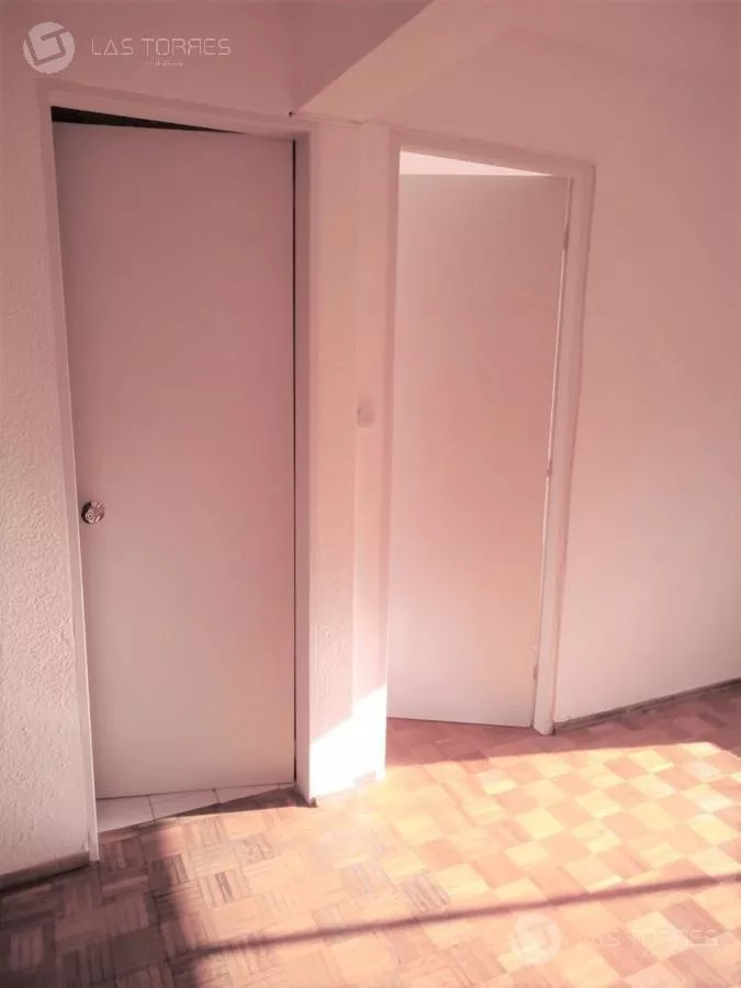 Alquiler 1 dormitorio
Juan A. Rodriguez Y Brandzen Ref:lap2359931
Centro, Montevideo
$
18.000_5e542026ba9b1.webp